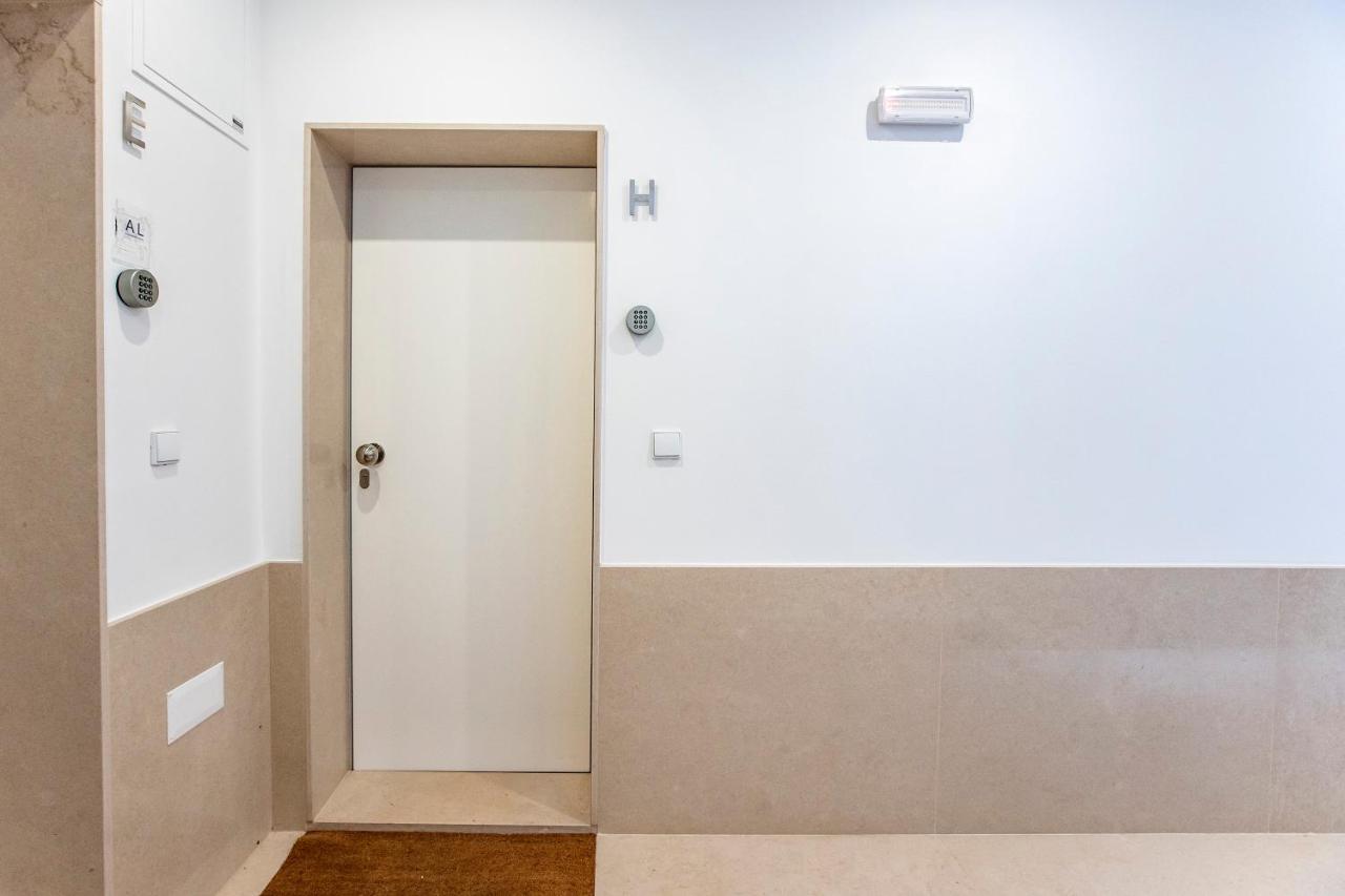 Downtown Wonder Flat W/ Ac By Lovelystay Porto Exterior photo